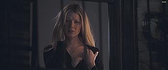 Actress - Gwyneth Paltrow: Movie - shows her nude tit in Two Lovers